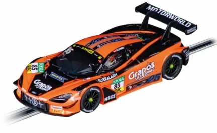 Carrera D132 32075 McLaren 720S GT3